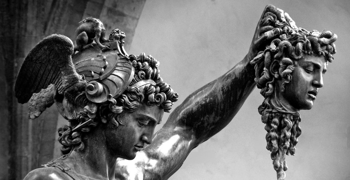 Perseo-con-la-testa-di-Medusa-di-Benvenuto-Cellini
